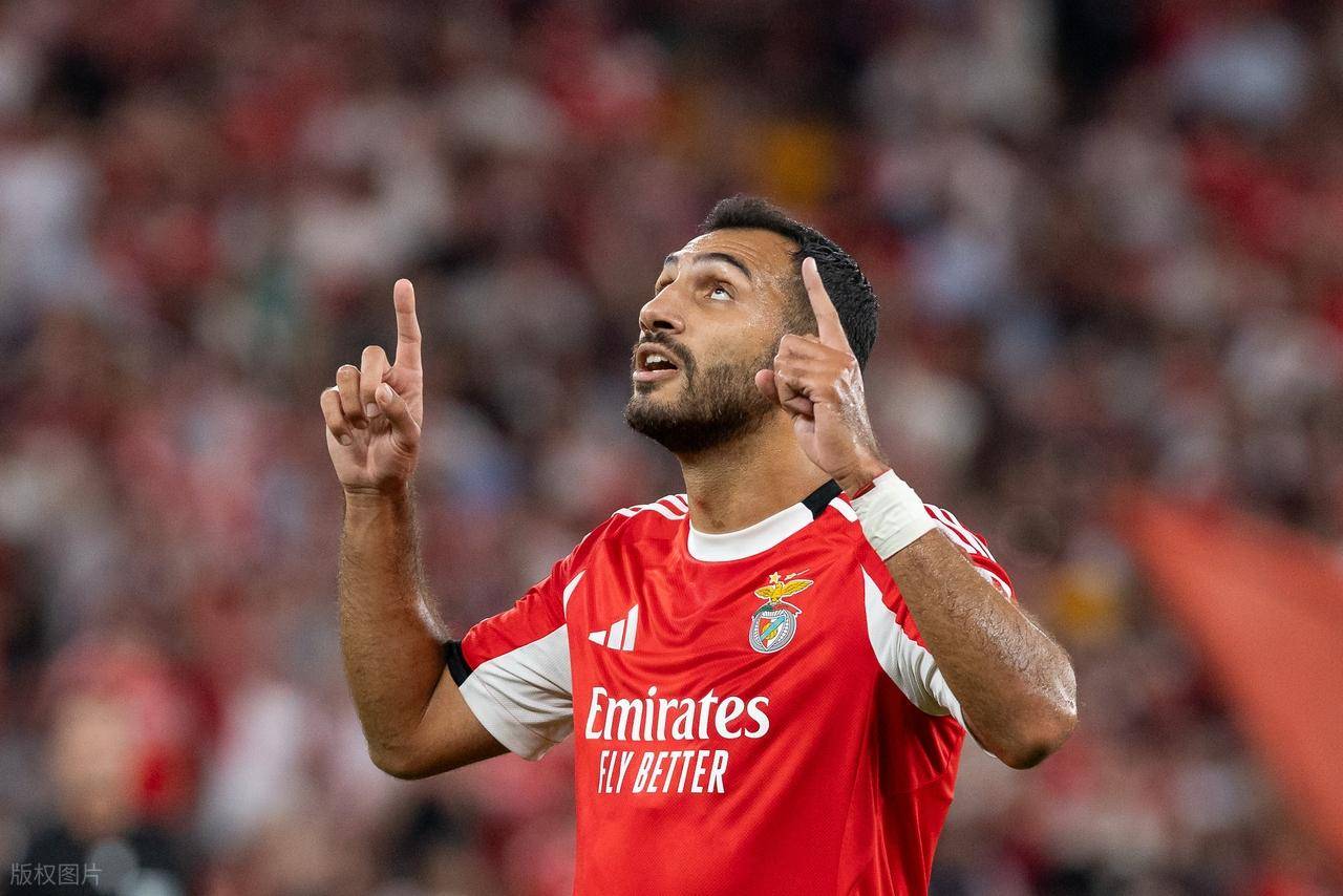 阿贾克斯主场大胜马竞，年轻球员展现潜力(阿贾克斯主场大胜马竞,年轻球员展现潜力多少)